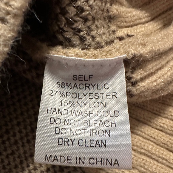 NWOT andthewhy sweater. - Picture 4 of 6